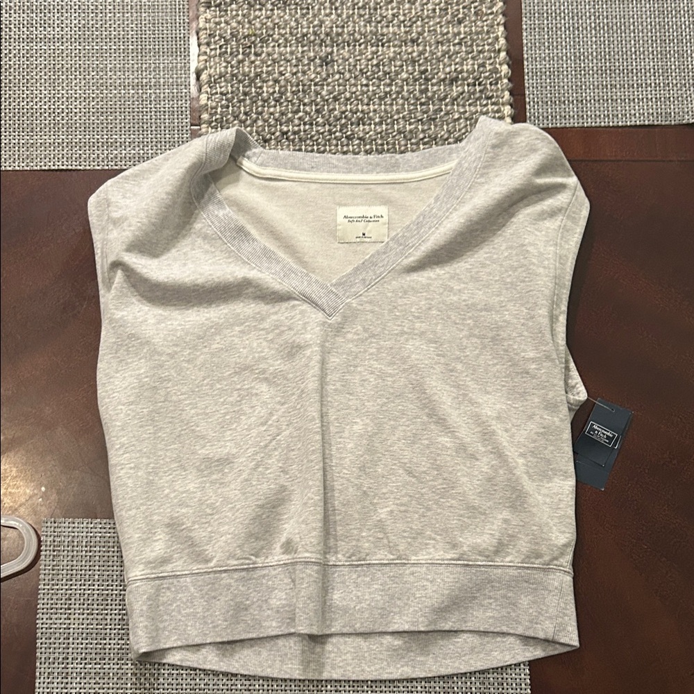 Abercrombie & Fitch Light Gray V-Neck Sweatshirt